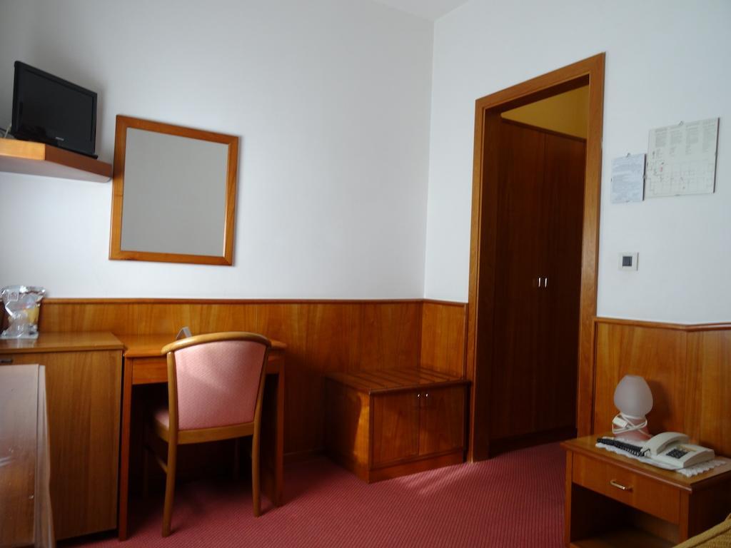 Hotel Roma Cividale del Friuli Δωμάτιο φωτογραφία