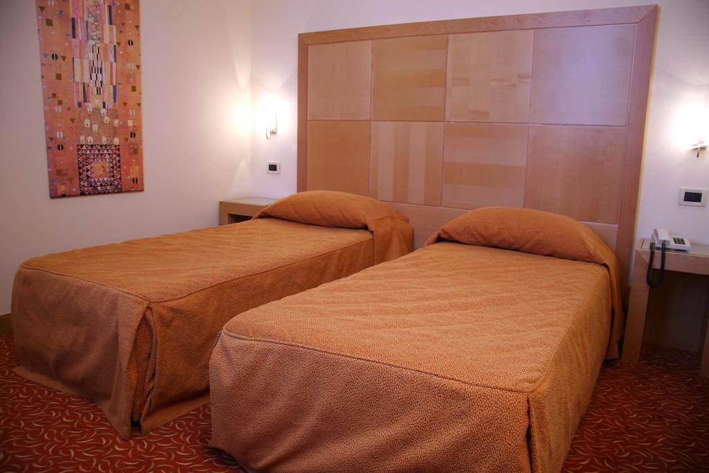 Hotel Roma Cividale del Friuli Δωμάτιο φωτογραφία